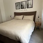 Apartment Dolce Vita Garden - Private Parking, Self Check In Daire *