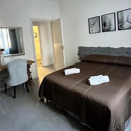 Dolce Vita- Free Parking *