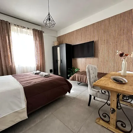 Dolce Family - Private Parking, Self Check In Como