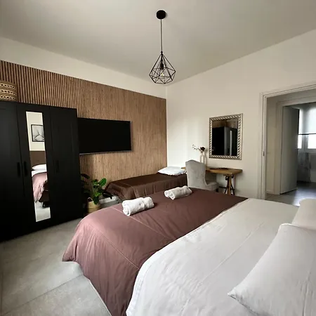 Dolce Family - Private Parking, Self Check In * Como