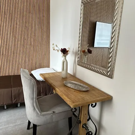 Dolce Garden - Private Parking, Self Check In Apartment