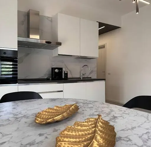 Dolce Vita- Free Parking * 科莫