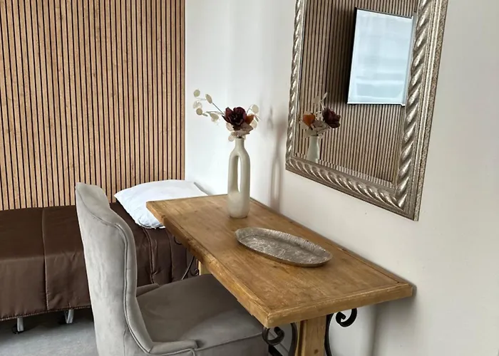 Dolce Family - Private Parking, Self Check In Apartment